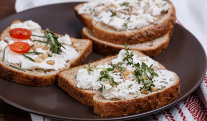 Sandwich with soft cheese