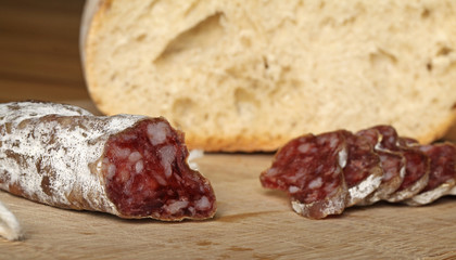 saucisson sec tranché