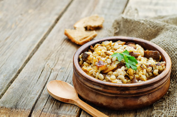 barley porridge with mushrooms