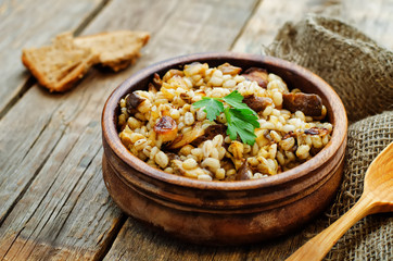 barley porridge with mushrooms