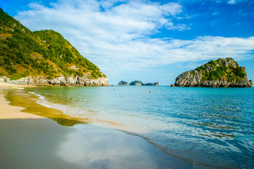 Fototapeta premium Beautiful rocky islands