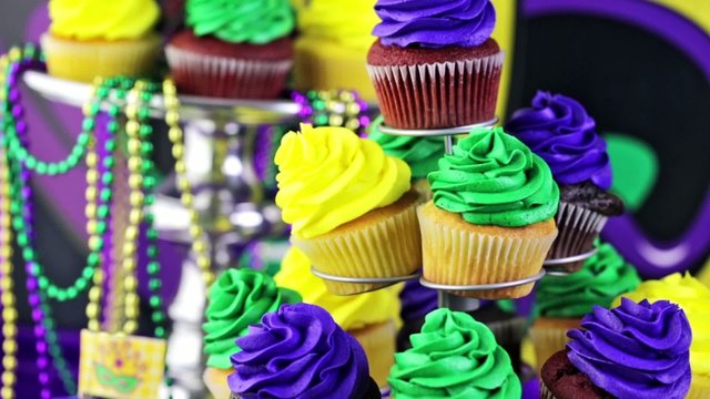 Table decorated for Mardi Gras party.