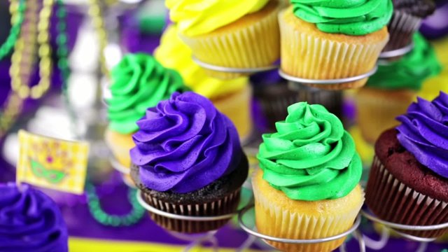 Table decorated for Mardi Gras party.