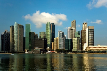 Fototapeta na wymiar Singapore City Skyline and reflection at Marina Bay