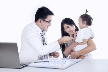 Obraz premium Male pediatrician and his patient 3