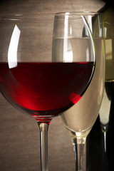 Red and white wine close-up