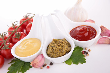 mustard,ketchup and pesto sauce