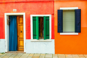 Obraz na płótnie Canvas beautiful colorful small houses in Burano island near Venice Ita