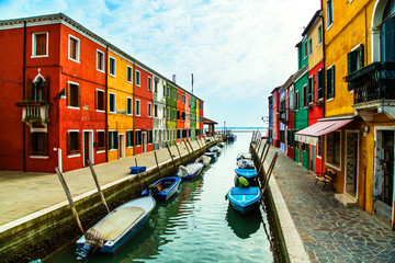 Fototapeta na wymiar Colorful houses on the Venetian island of Burano