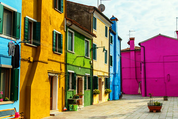 Fototapeta na wymiar Colorful houses on the Venetian island of Burano