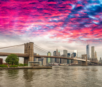 New York. Brooklyn Bridge As Seen From Brooklyn Streets