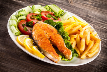 Fried salmon and vegetables