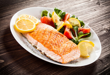 Grilled salmon and vegetables