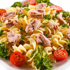 Pasta with tuna and vegetables