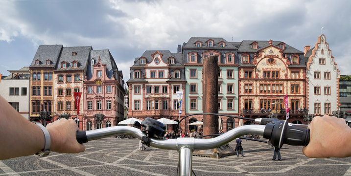 Marktplatz Mainz mit Fahrrad