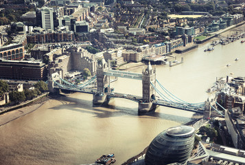 Panele Szklane Podświetlane  Widok z lotu ptaka Londynu z Tower Bridge, Wielka Brytania