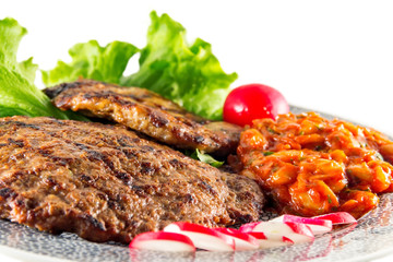 grilled steak with lettuce