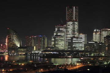 Obraz premium 新子安から見た横浜みなとみらい21(夜景)