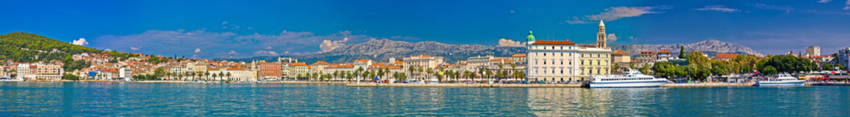 Fototapeta na wymiar Split waterfront megapanoramic summer view