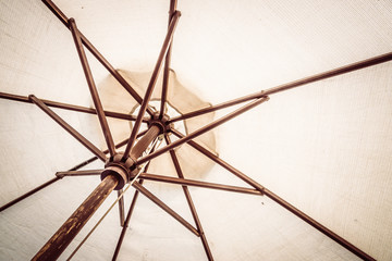 Umbrella pool © siraphol