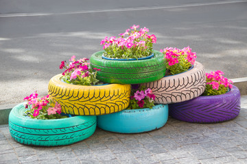 Flower beds of tires