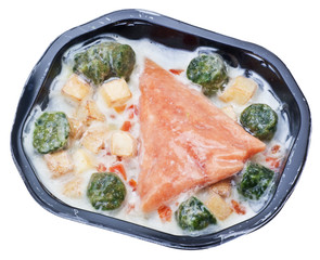Fertiggericht mit Lachs für die Mikrowelle