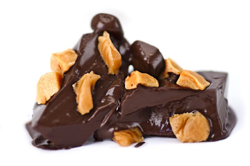 dunkle Schokolade mit Karamellstückchen