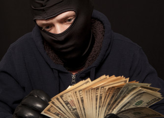 Thief and cash