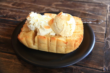 Toast with Vanilla Ice Cream