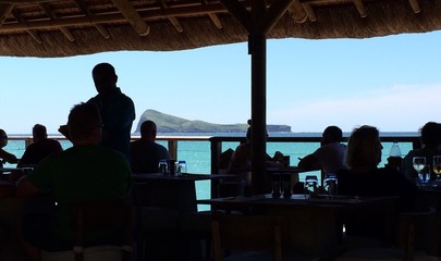 Restaurant sur l'océan