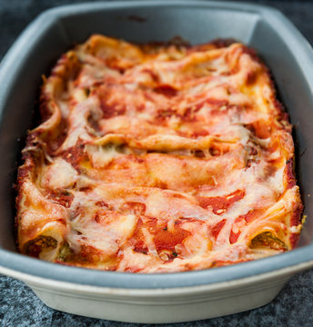 Baked pasta with tomato sauce