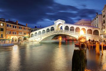 Naklejka na ściany i meble Venice, Rialto Bridge. Italy.
