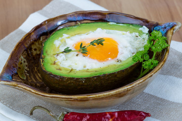Egg backed in avocado