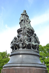 Obraz premium Monument to Catherine the Great on Ostrovsky Square.