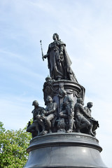 Fototapeta na wymiar Monument to Catherine the Great on Ostrovsky Square.