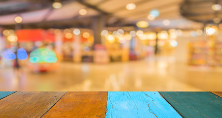 blurred image of shopping mall and restaurant.