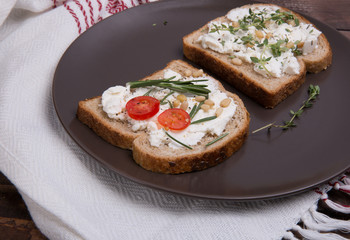 Sandwich with soft cheese