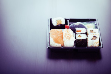 Simple bento sushi box