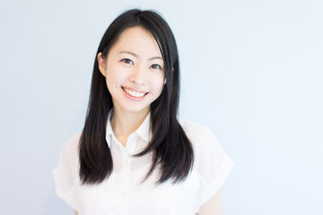 笑顔の女性