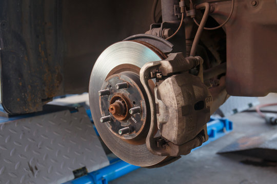 brake disk and detail of the wheel hub.