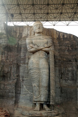 Fototapeta na wymiar ガルヴィハーラ　立像
