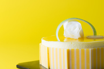 Mango mousse cake