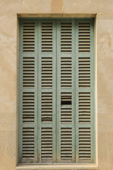 Geschlossene Fensterläden