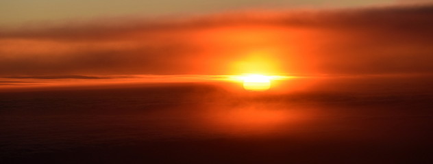 coucher de soleil vu du ciel