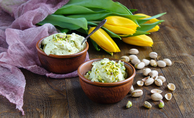 pistachio ice cream