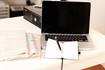 Autoren Arbeitsplatz Zeitung & Computer