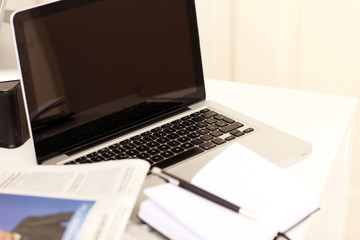 Autoren Arbeitsplatz Zeitung & Computer
