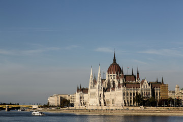 Naklejka premium Hungarian Parliament and Danube in Budapest