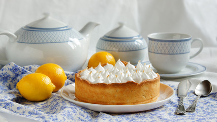 lemon tart with merengue