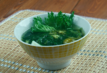 Minestrone col pesto